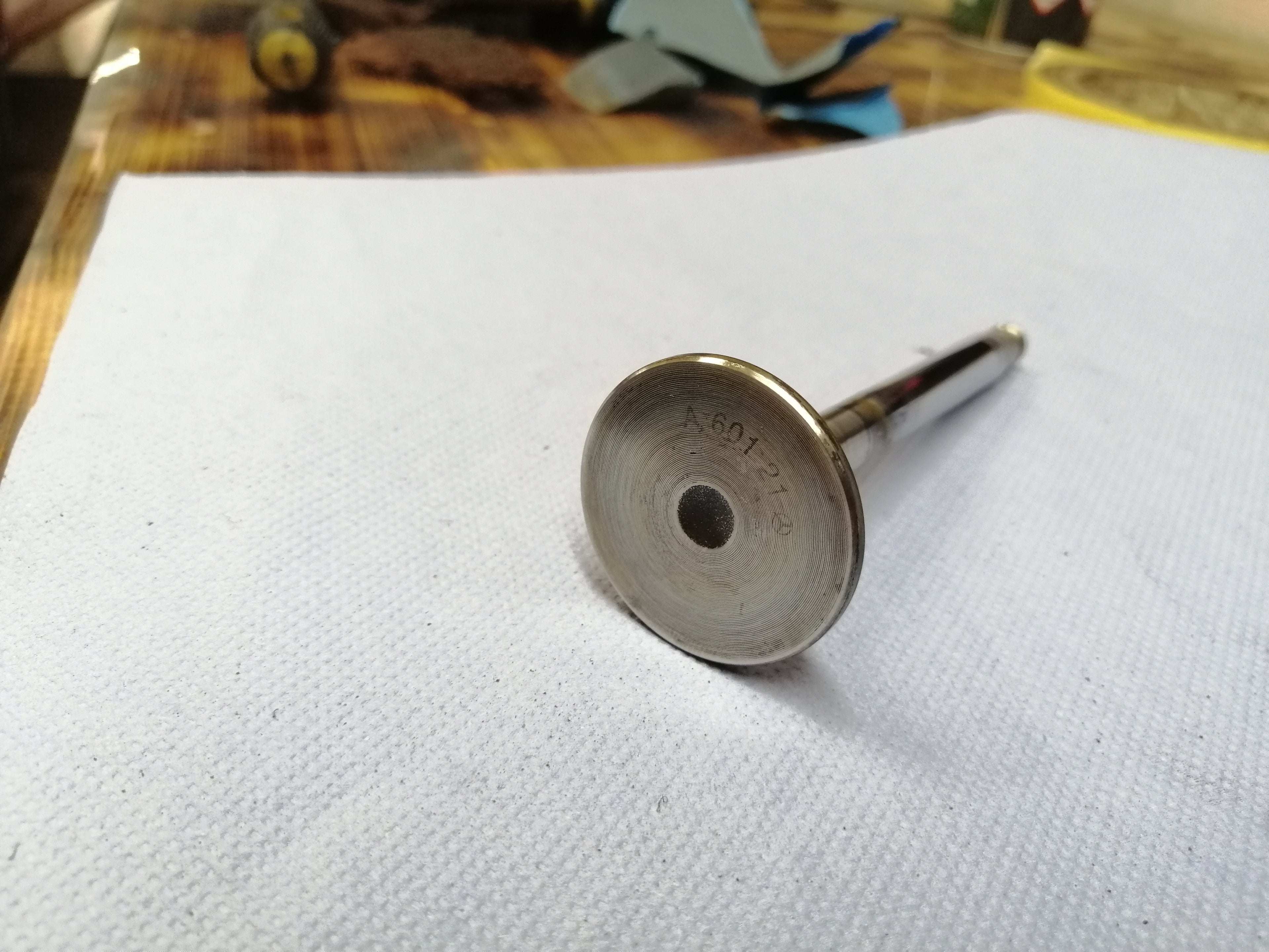 Ventile bearbeiten (schleifen, reinigen, Korrekturwinkel schleifen)