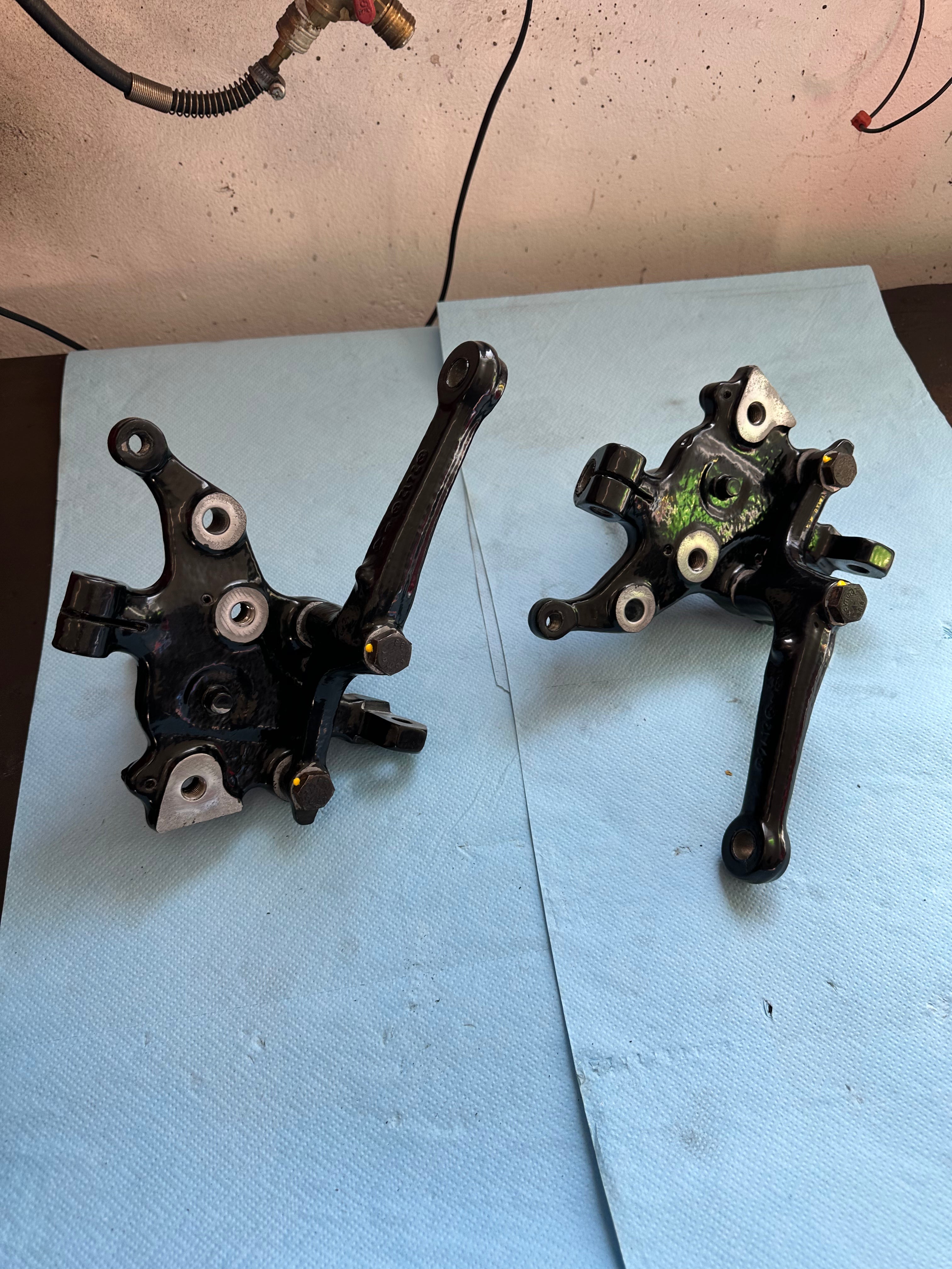 W124 Radträger vorn rechts - generalüberholt