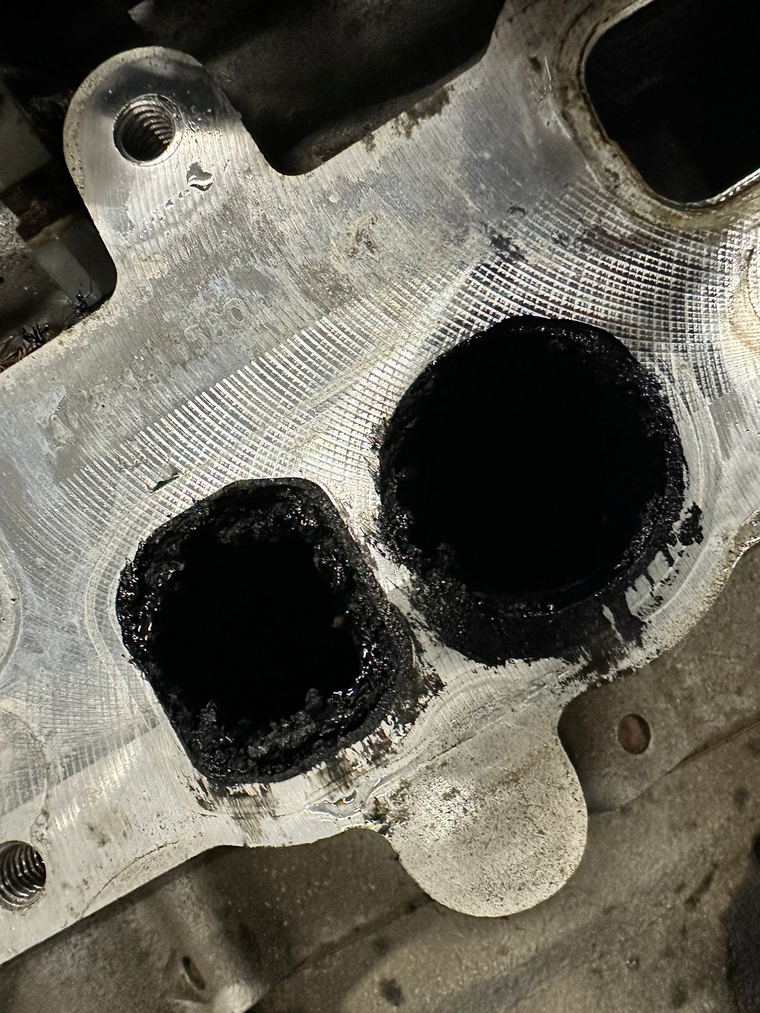 Ansaugkanal / Einlasskanal walnussstrahlen - gründliche BEDI-Reinigung ohne Beschädigung